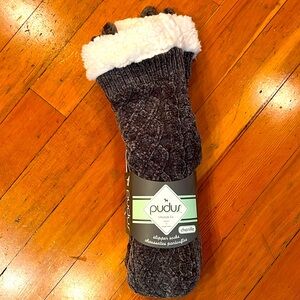 Pudus chenille slipper socks. Dark gray. NWT $15. Retails for $27.